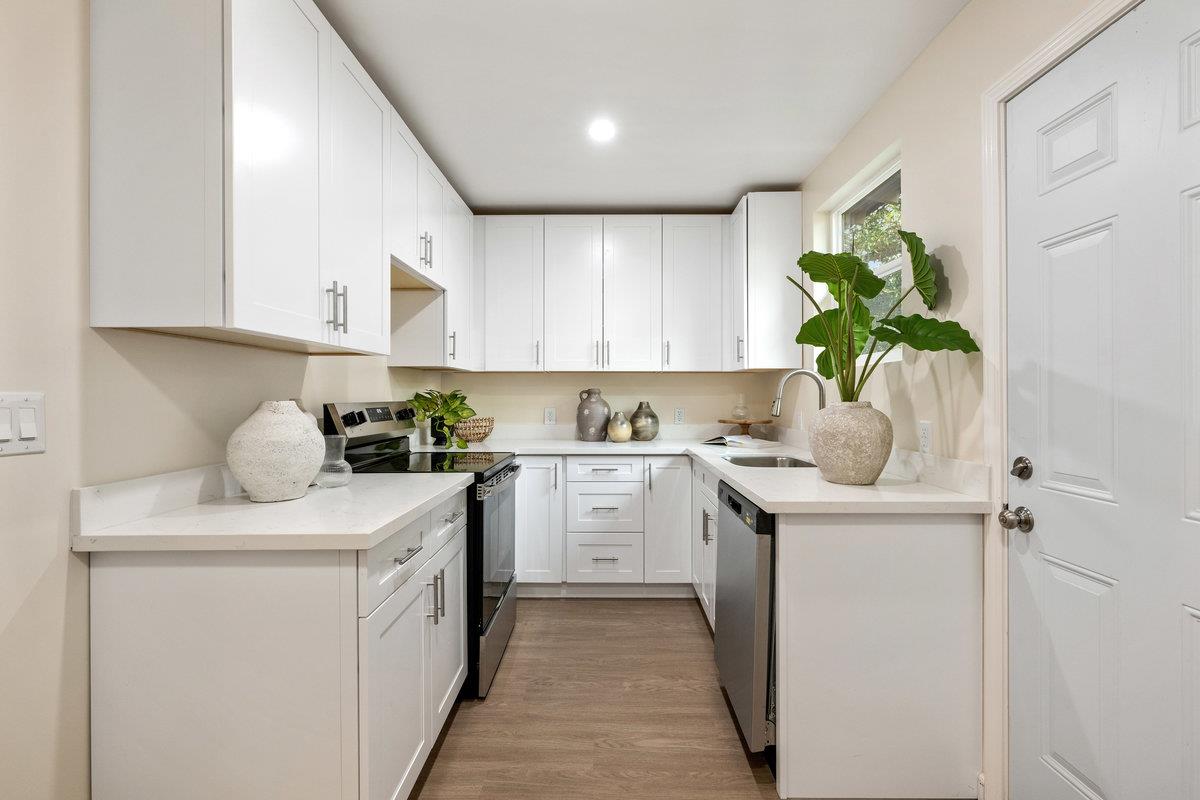 Detail Gallery Image 9 of 40 For 360 Laidley St, San Francisco,  CA 94131 - 4 Beds | 2 Baths