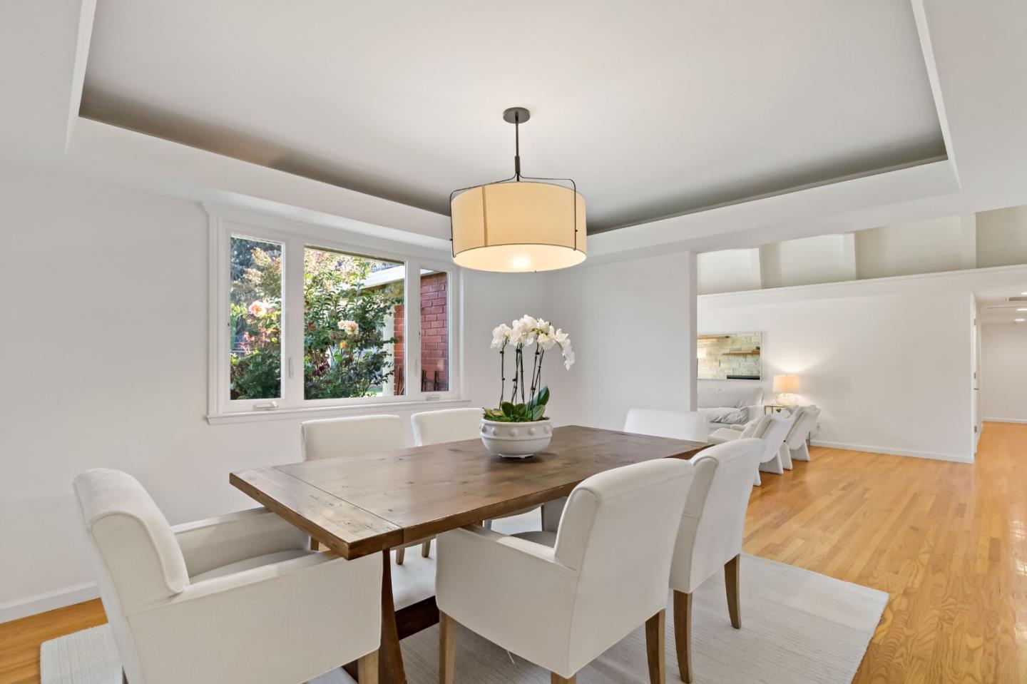 Detail Gallery Image 10 of 42 For 19920 Viewridge Dr, Saratoga,  CA 95070 - 4 Beds | 2/1 Baths