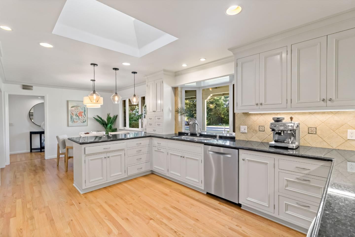 Detail Gallery Image 15 of 42 For 19920 Viewridge Dr, Saratoga,  CA 95070 - 4 Beds | 2/1 Baths