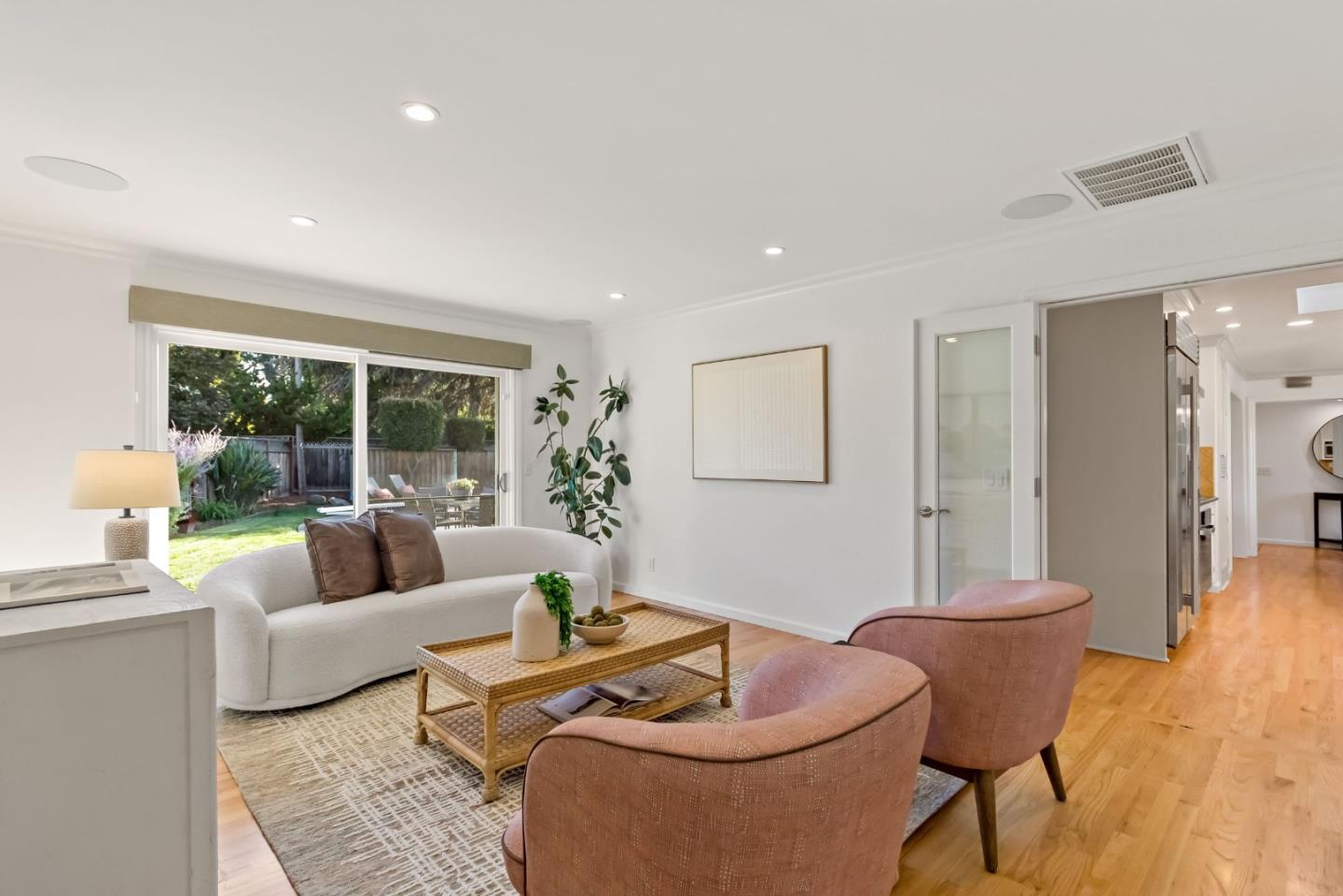 Detail Gallery Image 19 of 42 For 19920 Viewridge Dr, Saratoga,  CA 95070 - 4 Beds | 2/1 Baths