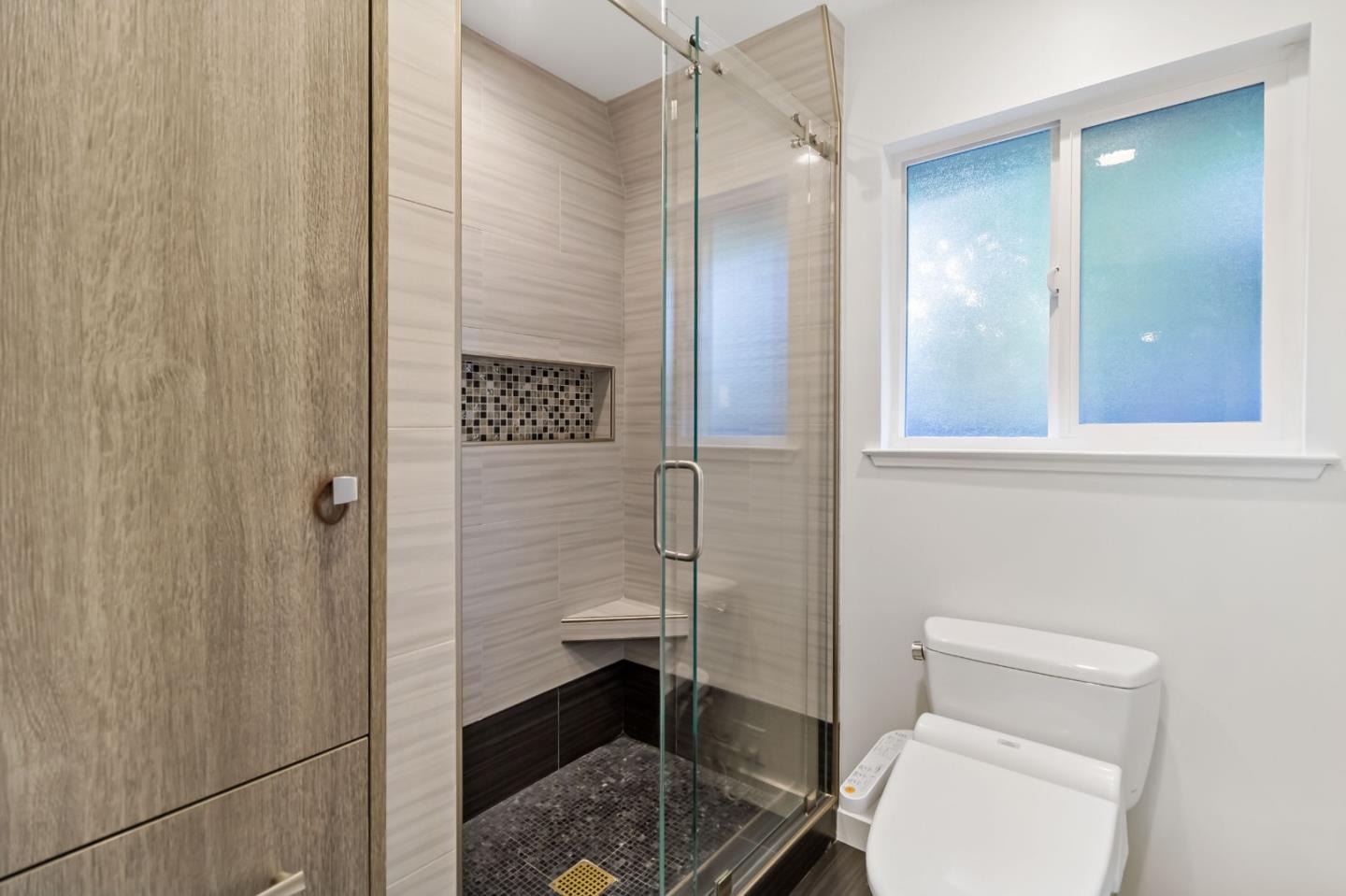 Detail Gallery Image 23 of 42 For 19920 Viewridge Dr, Saratoga,  CA 95070 - 4 Beds | 2/1 Baths