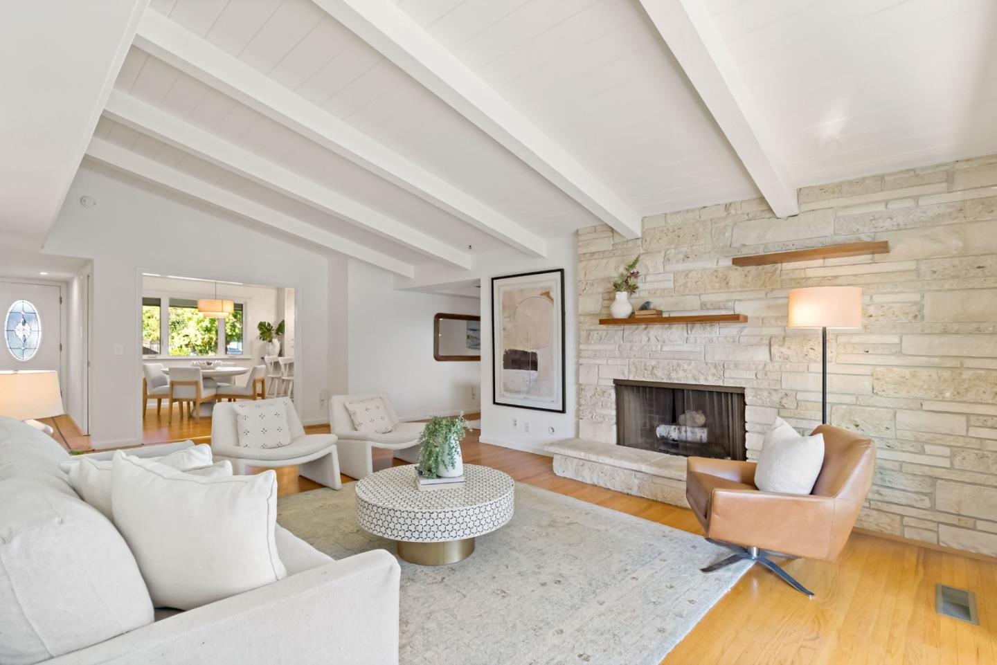 Detail Gallery Image 3 of 42 For 19920 Viewridge Dr, Saratoga,  CA 95070 - 4 Beds | 2/1 Baths