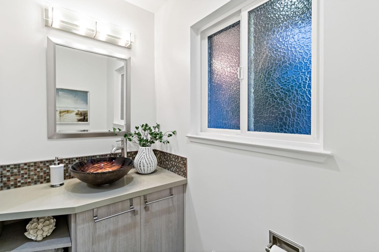 Detail Gallery Image 30 of 42 For 19920 Viewridge Dr, Saratoga,  CA 95070 - 4 Beds | 2/1 Baths