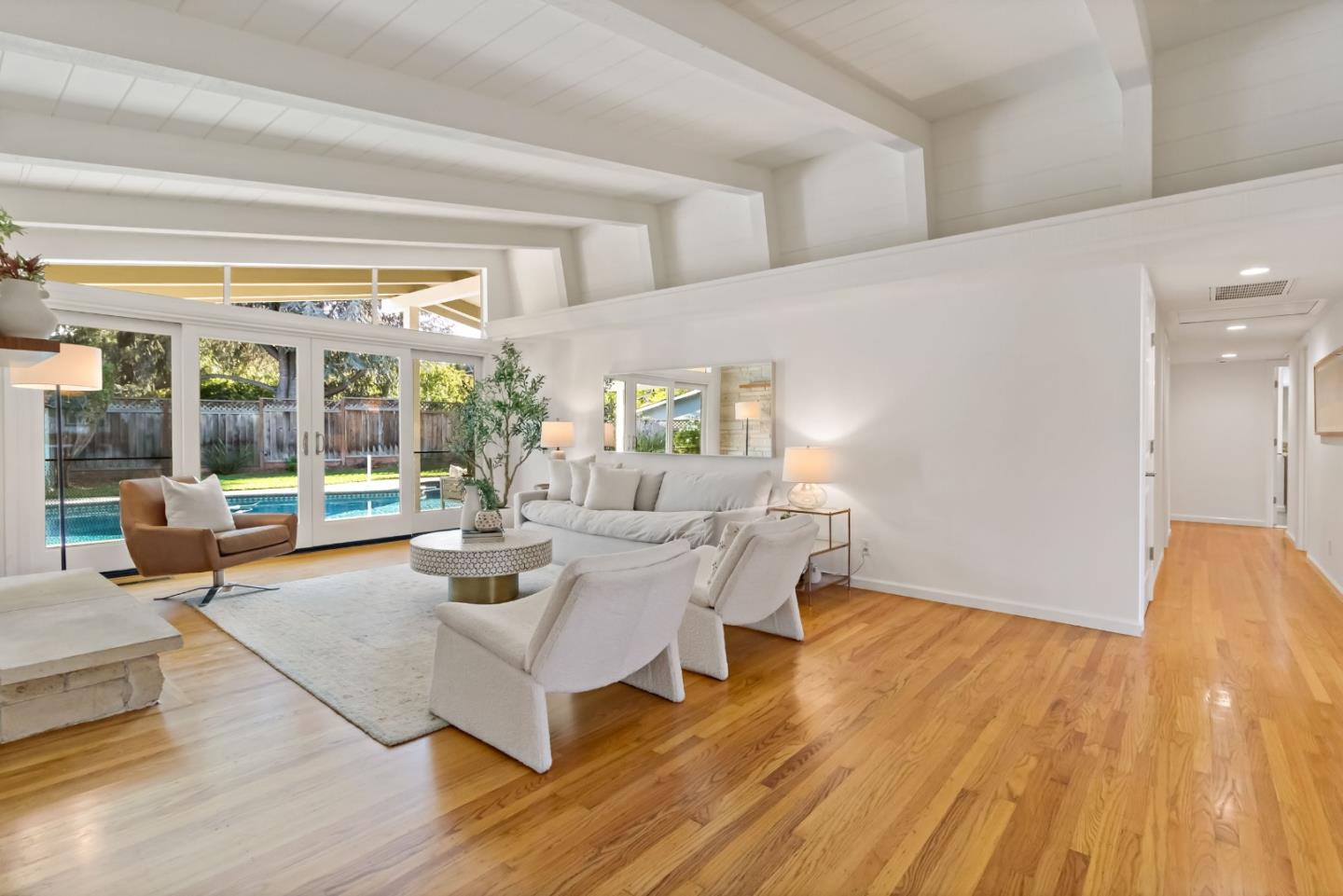 Detail Gallery Image 6 of 42 For 19920 Viewridge Dr, Saratoga,  CA 95070 - 4 Beds | 2/1 Baths