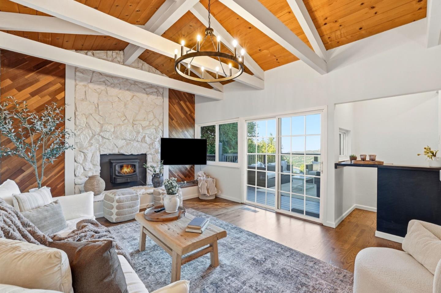 Detail Gallery Image 10 of 65 For 20715 Brush Rd, Los Gatos,  CA 95033 - 4 Beds | 2/1 Baths