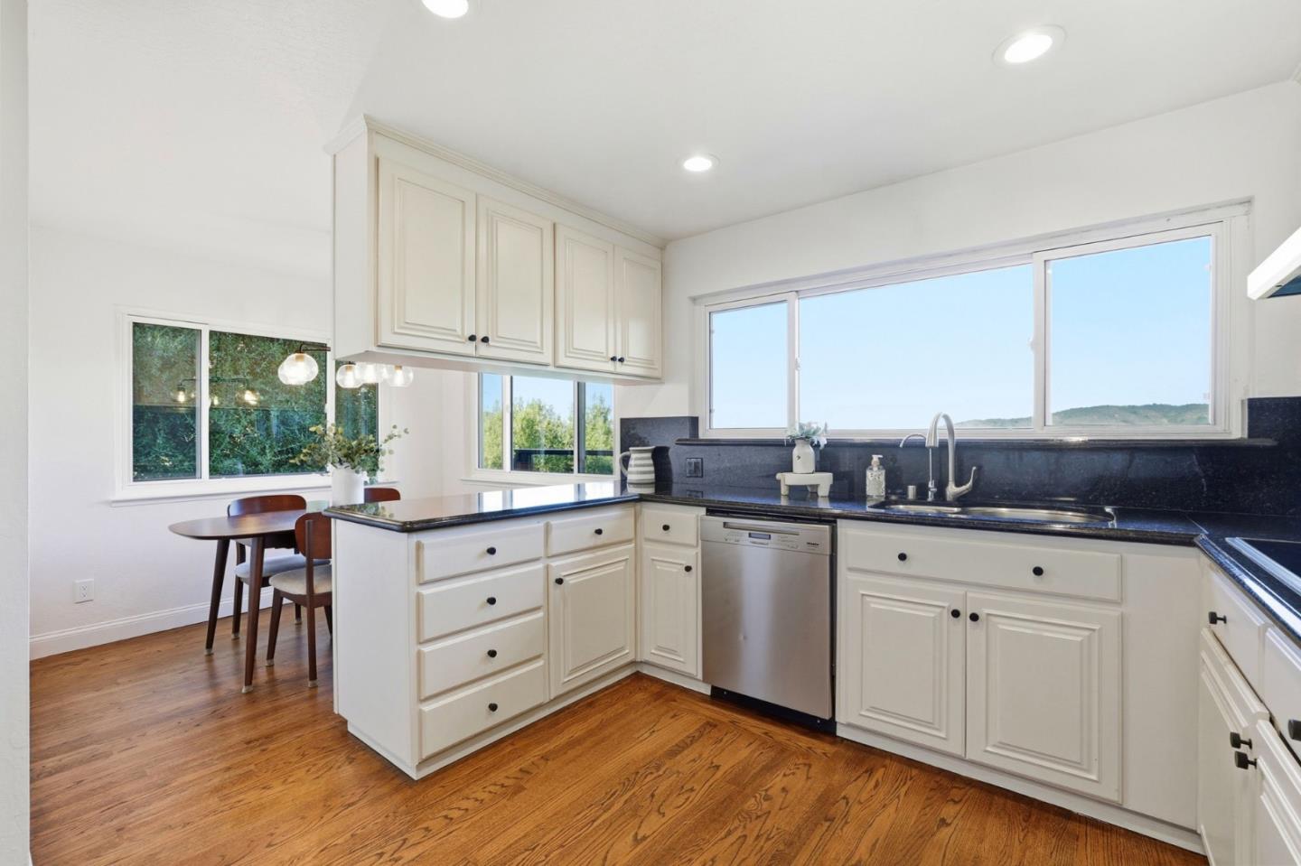 Detail Gallery Image 14 of 65 For 20715 Brush Rd, Los Gatos,  CA 95033 - 4 Beds | 2/1 Baths