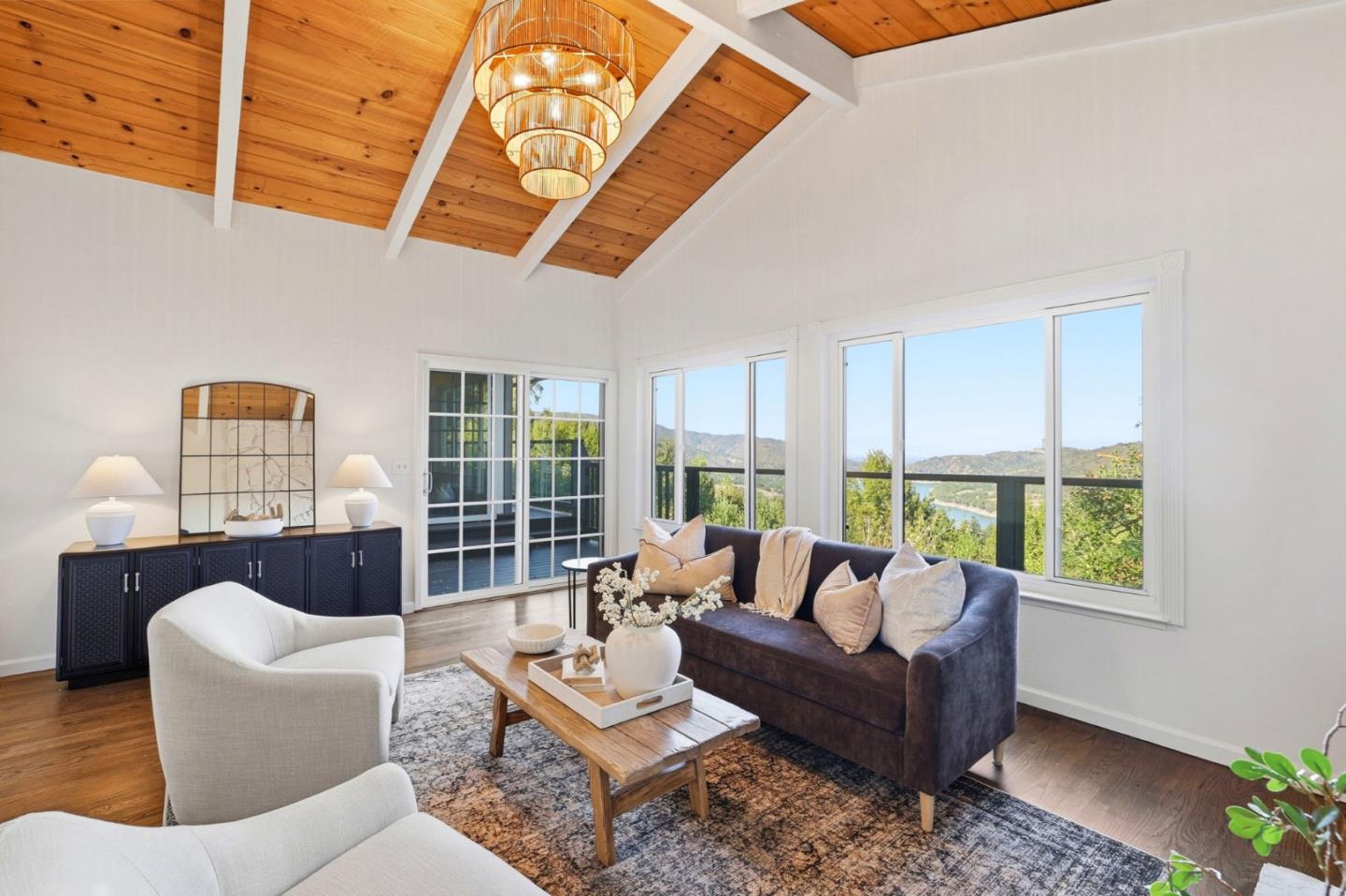 Detail Gallery Image 4 of 65 For 20715 Brush Rd, Los Gatos,  CA 95033 - 4 Beds | 2/1 Baths