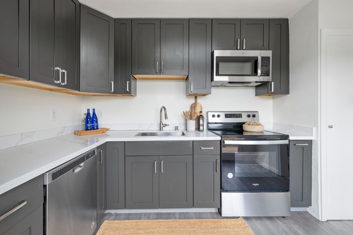 Detail Gallery Image 14 of 41 For 757 Rolph St, San Francisco,  CA 94112 - 2 Beds | 1 Baths