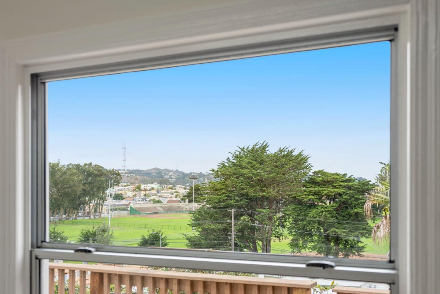 Detail Gallery Image 16 of 41 For 757 Rolph St, San Francisco,  CA 94112 - 2 Beds | 1 Baths