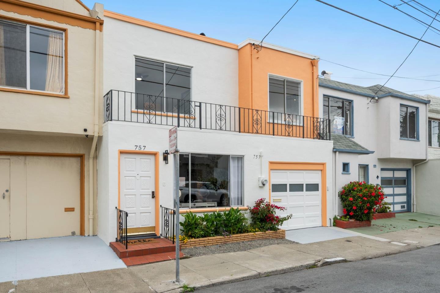 Detail Gallery Image 3 of 41 For 757 Rolph St, San Francisco,  CA 94112 - 2 Beds | 1 Baths