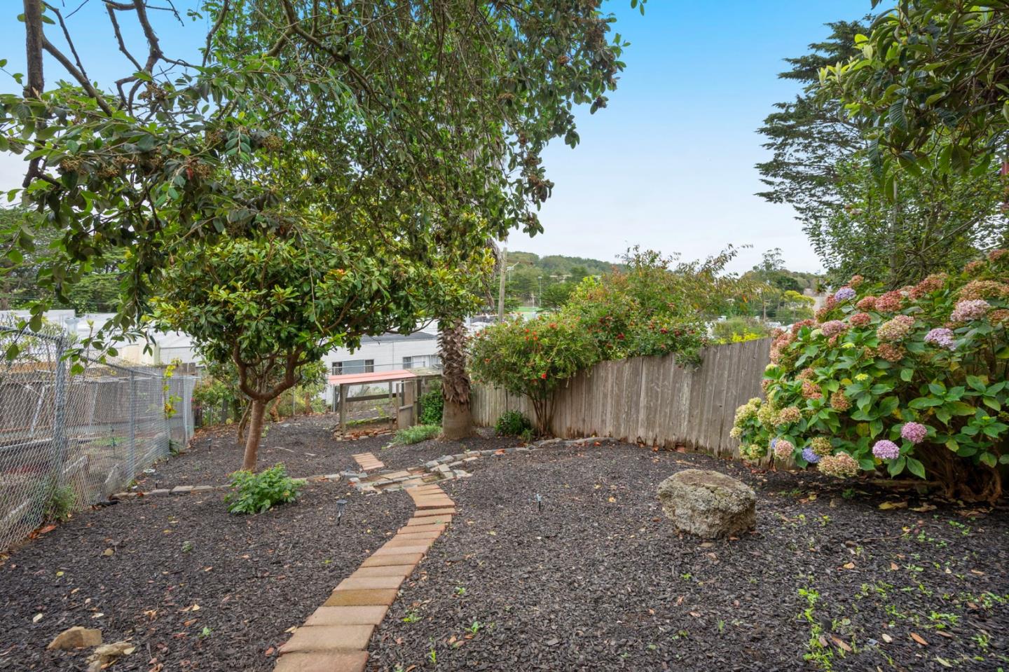 Detail Gallery Image 30 of 41 For 757 Rolph St, San Francisco,  CA 94112 - 2 Beds | 1 Baths