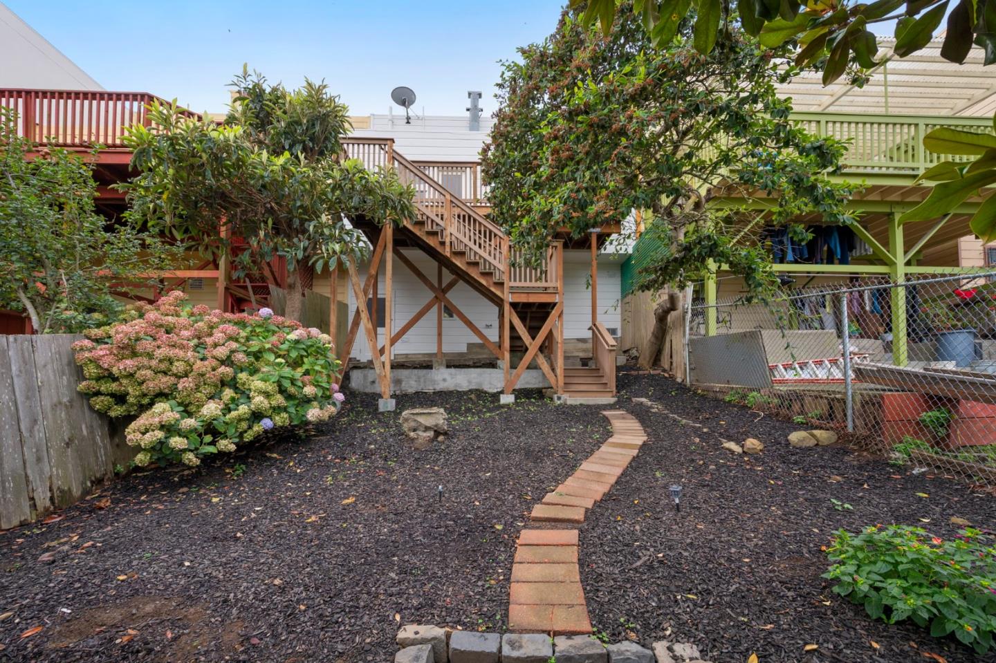 Detail Gallery Image 31 of 41 For 757 Rolph St, San Francisco,  CA 94112 - 2 Beds | 1 Baths