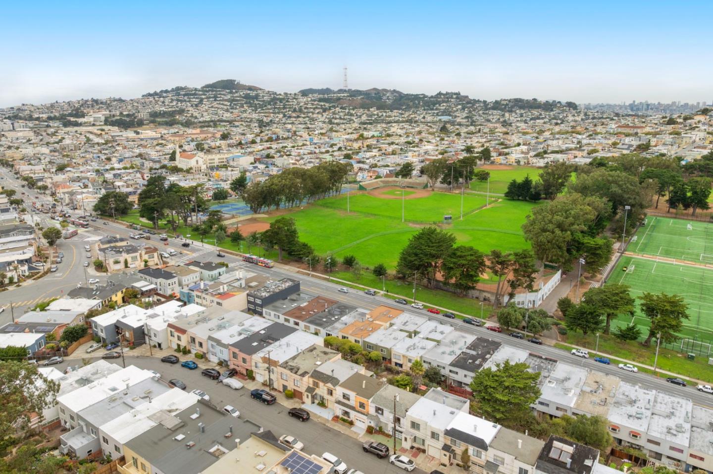 Detail Gallery Image 34 of 41 For 757 Rolph St, San Francisco,  CA 94112 - 2 Beds | 1 Baths