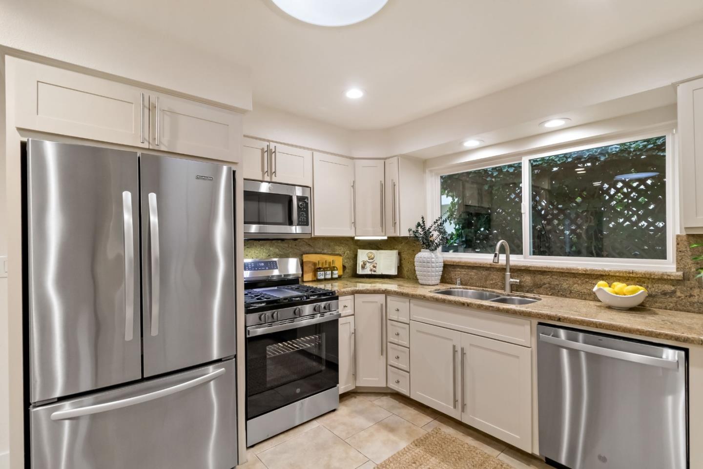 Detail Gallery Image 11 of 45 For 1055 Happy Valley Ave, San Jose,  CA 95129 - 6 Beds | 3 Baths