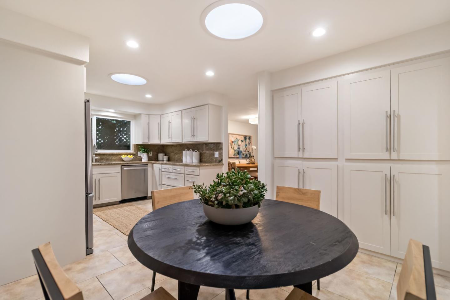 Detail Gallery Image 9 of 45 For 1055 Happy Valley Ave, San Jose,  CA 95129 - 6 Beds | 3 Baths