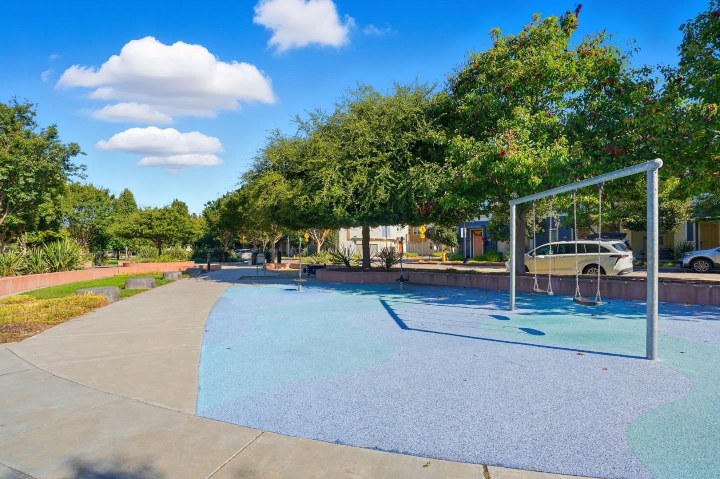 Detail Gallery Image 3 of 10 For 2315 Gibbons St, Hayward,  CA 94541 - 4 Beds | 3/1 Baths