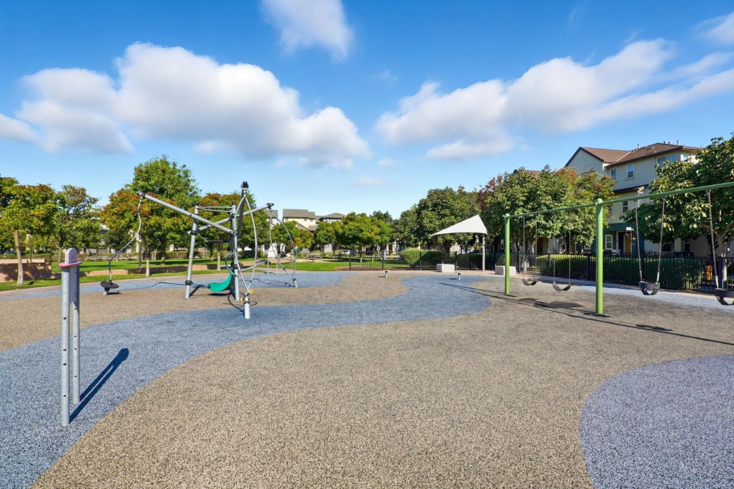 Detail Gallery Image 5 of 10 For 2315 Gibbons St, Hayward,  CA 94541 - 4 Beds | 3/1 Baths