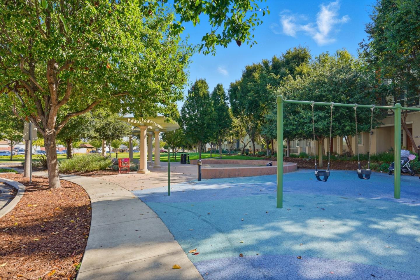 Detail Gallery Image 7 of 10 For 2315 Gibbons St, Hayward,  CA 94541 - 4 Beds | 3/1 Baths