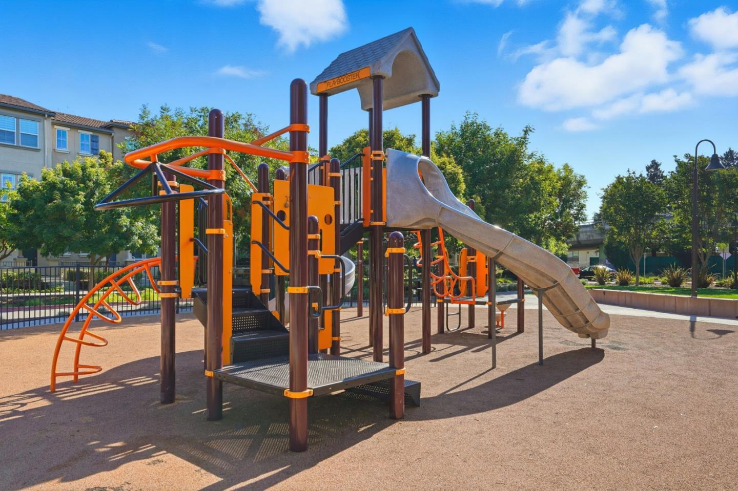 Detail Gallery Image 8 of 10 For 2315 Gibbons St, Hayward,  CA 94541 - 4 Beds | 3/1 Baths