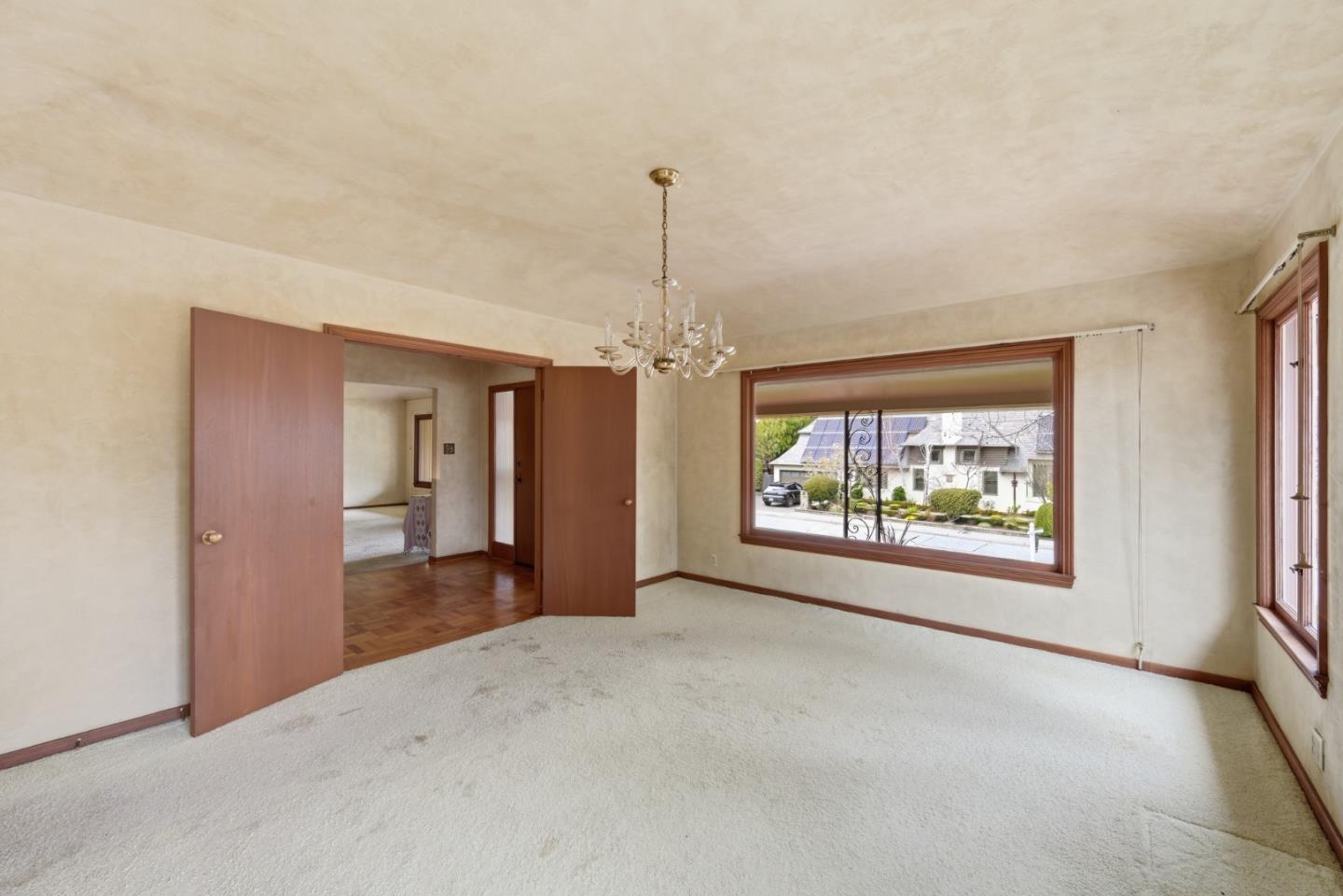 Detail Gallery Image 19 of 36 For 1735 Crockett Ln, Hillsborough,  CA 94010 - 4 Beds | 3 Baths