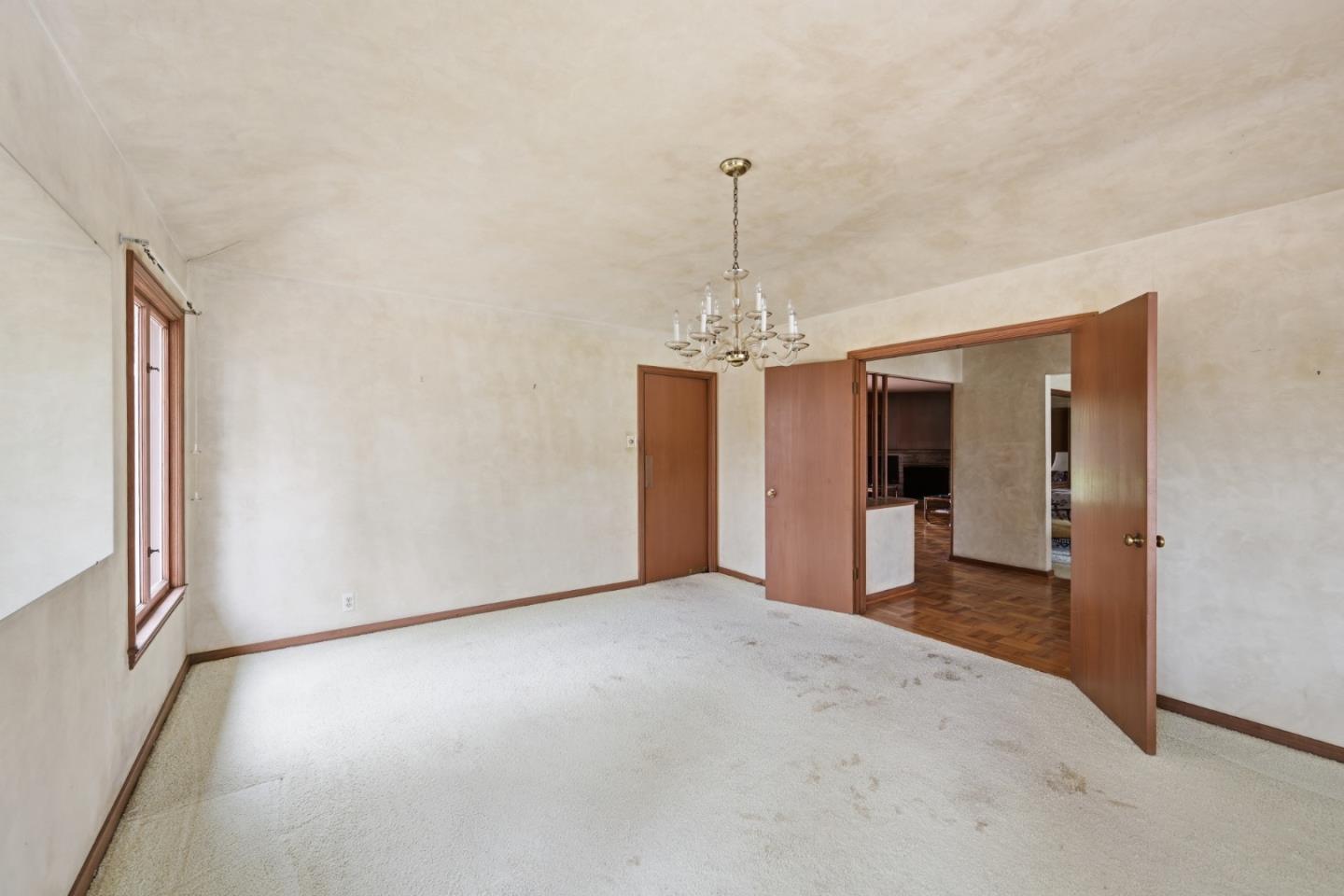 Detail Gallery Image 20 of 36 For 1735 Crockett Ln, Hillsborough,  CA 94010 - 4 Beds | 3 Baths