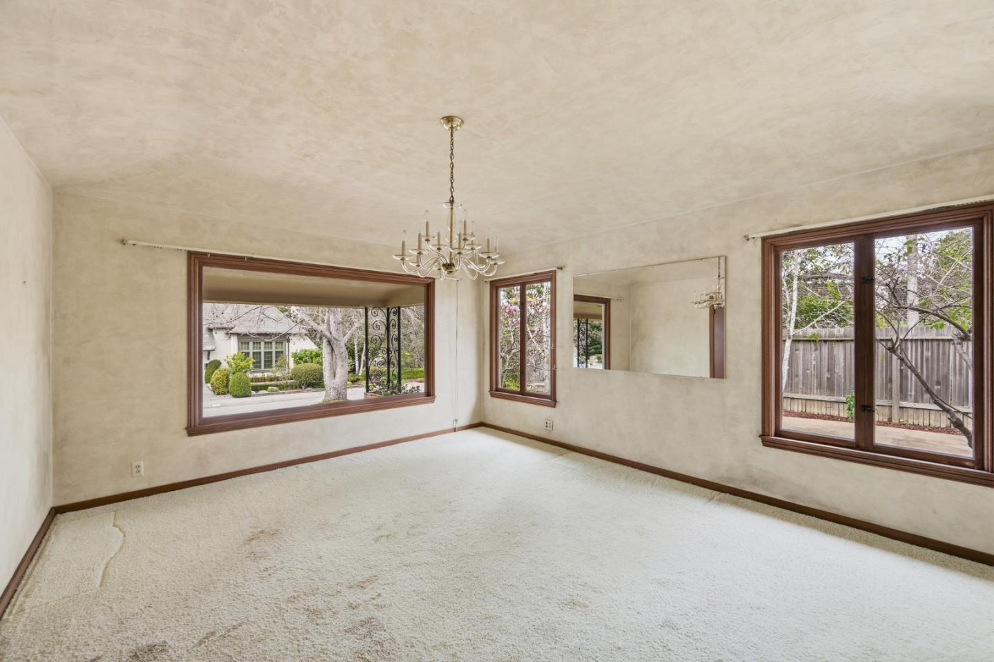 Detail Gallery Image 21 of 36 For 1735 Crockett Ln, Hillsborough,  CA 94010 - 4 Beds | 3 Baths