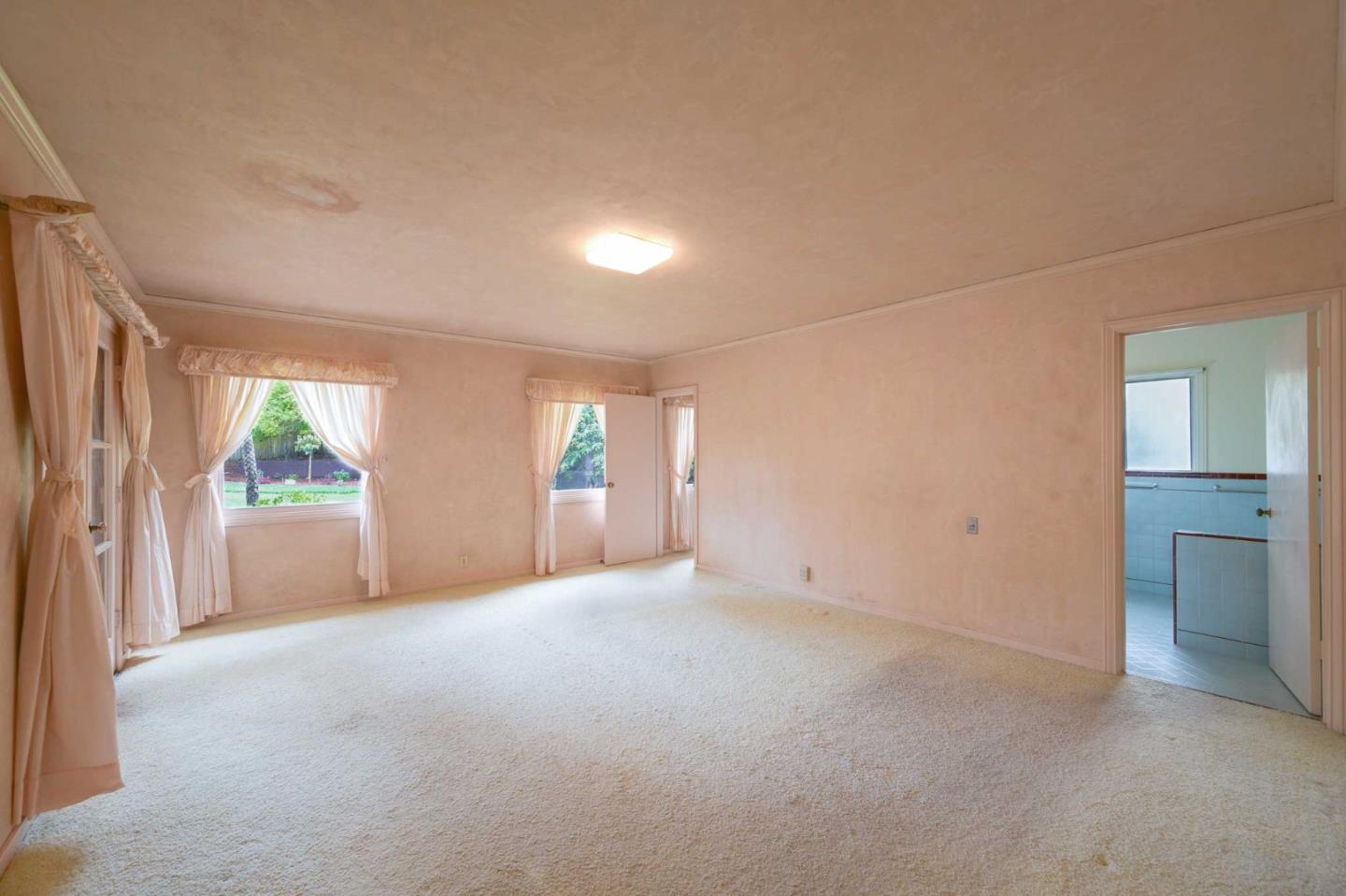 Detail Gallery Image 23 of 36 For 1735 Crockett Ln, Hillsborough,  CA 94010 - 4 Beds | 3 Baths