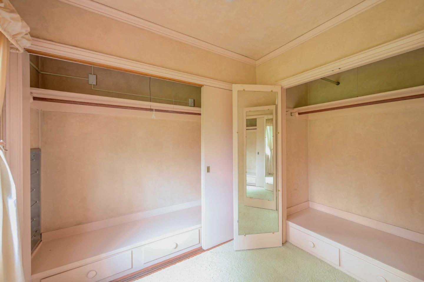 Detail Gallery Image 25 of 36 For 1735 Crockett Ln, Hillsborough,  CA 94010 - 4 Beds | 3 Baths