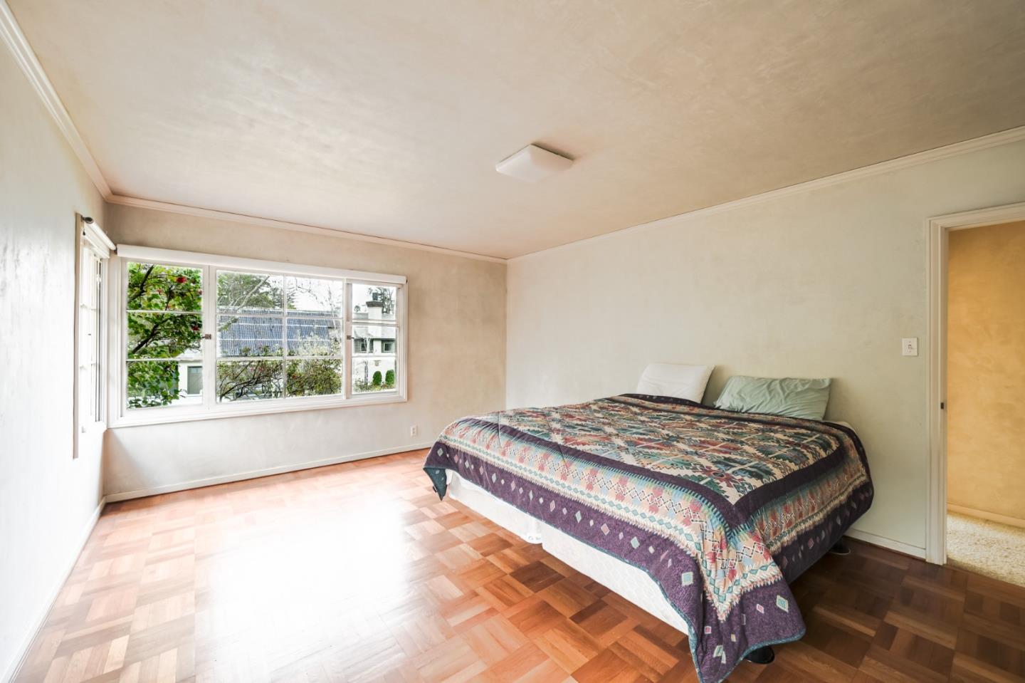 Detail Gallery Image 29 of 36 For 1735 Crockett Ln, Hillsborough,  CA 94010 - 4 Beds | 3 Baths