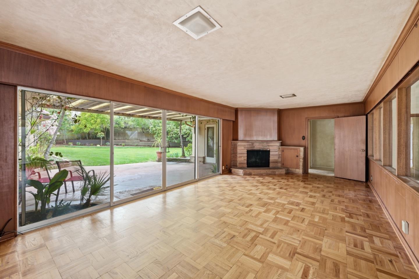 Detail Gallery Image 31 of 36 For 1735 Crockett Ln, Hillsborough,  CA 94010 - 4 Beds | 3 Baths