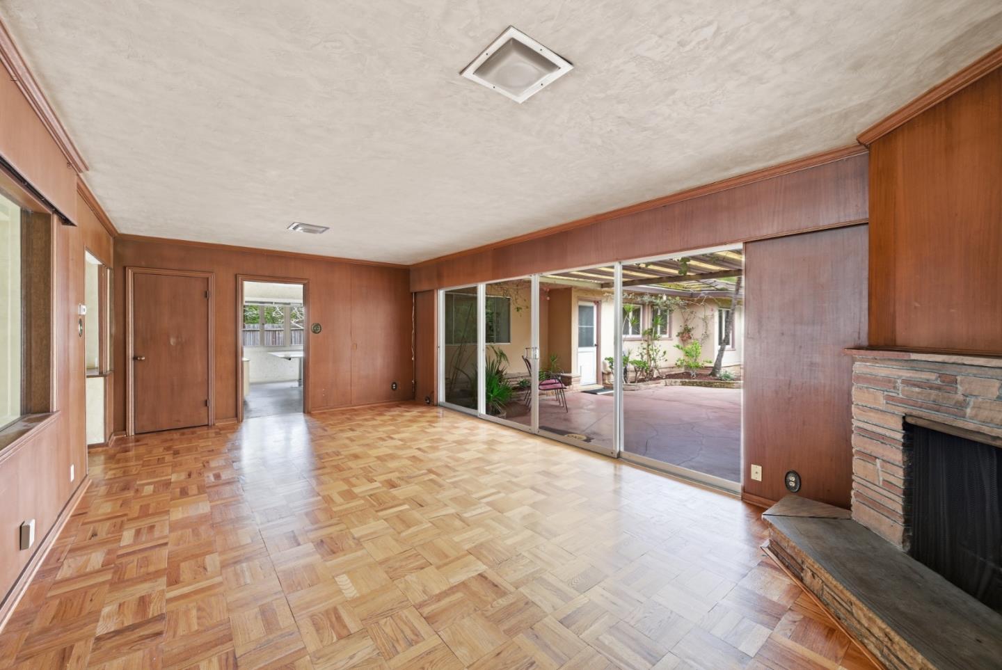 Detail Gallery Image 32 of 36 For 1735 Crockett Ln, Hillsborough,  CA 94010 - 4 Beds | 3 Baths