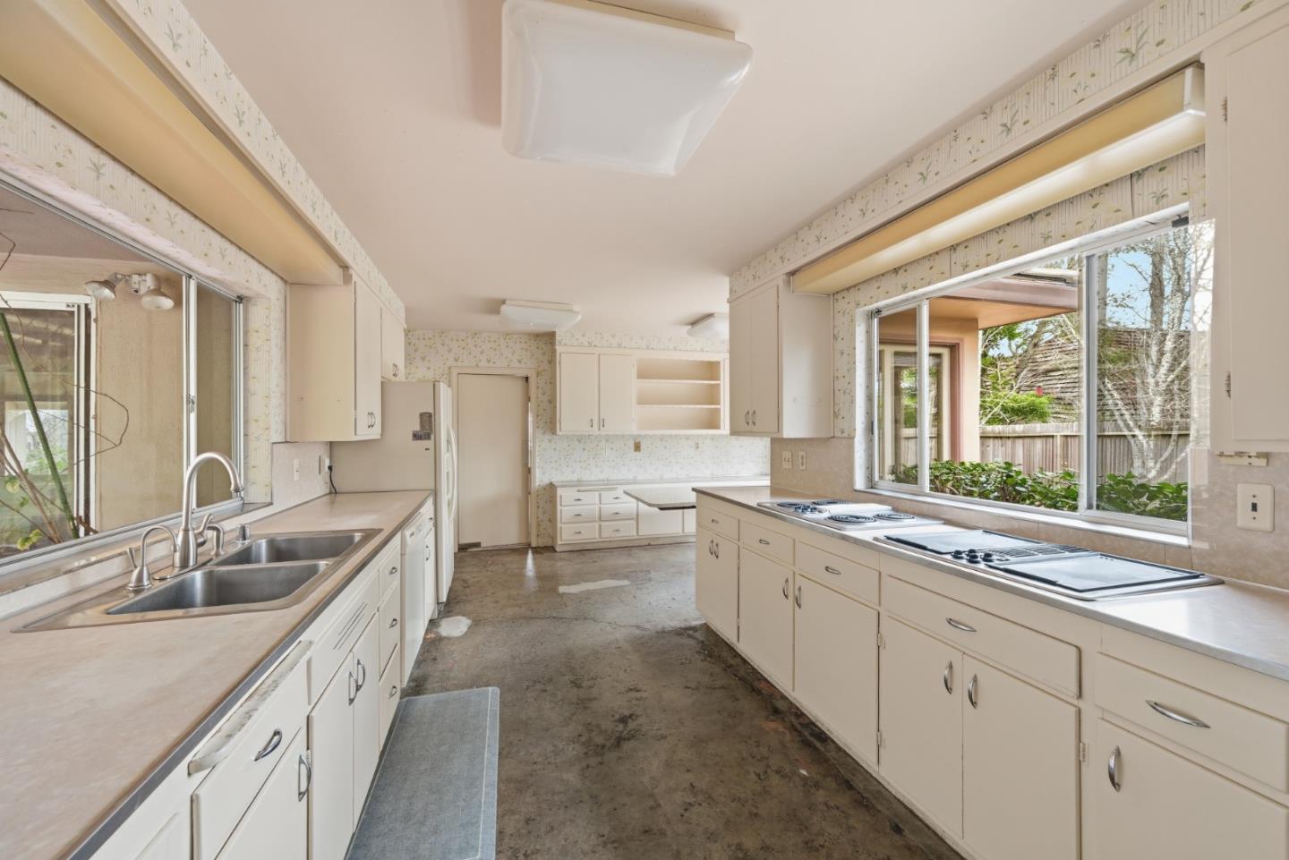 Detail Gallery Image 33 of 36 For 1735 Crockett Ln, Hillsborough,  CA 94010 - 4 Beds | 3 Baths