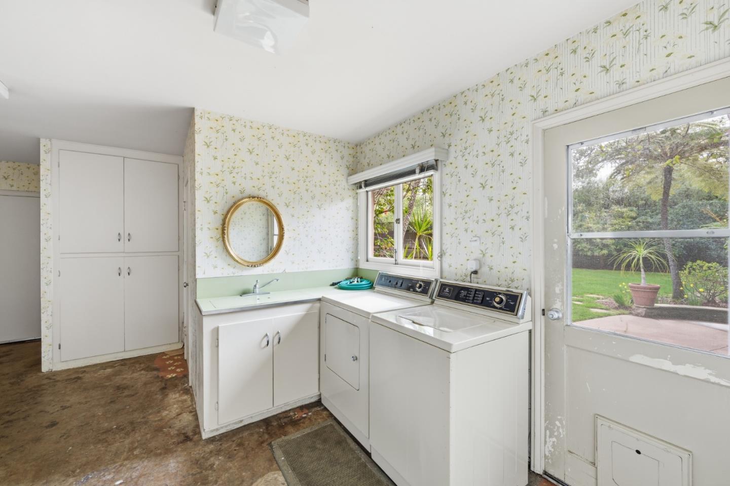 Detail Gallery Image 35 of 36 For 1735 Crockett Ln, Hillsborough,  CA 94010 - 4 Beds | 3 Baths