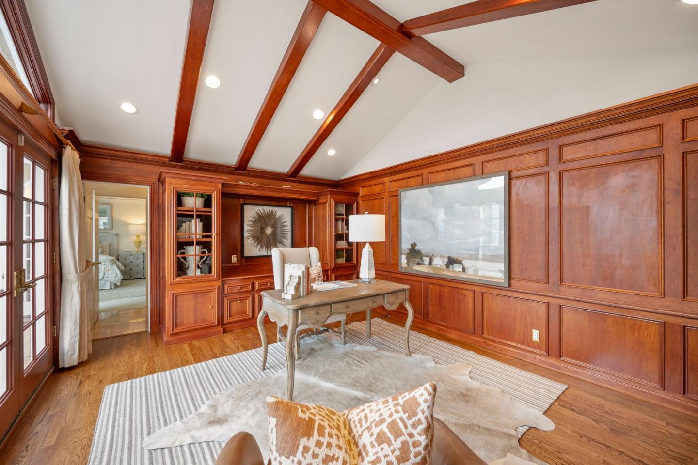 Detail Gallery Image 15 of 83 For 30 Live Oak Ln, Hillsborough,  CA 94010 - 6 Beds | 5/1 Baths