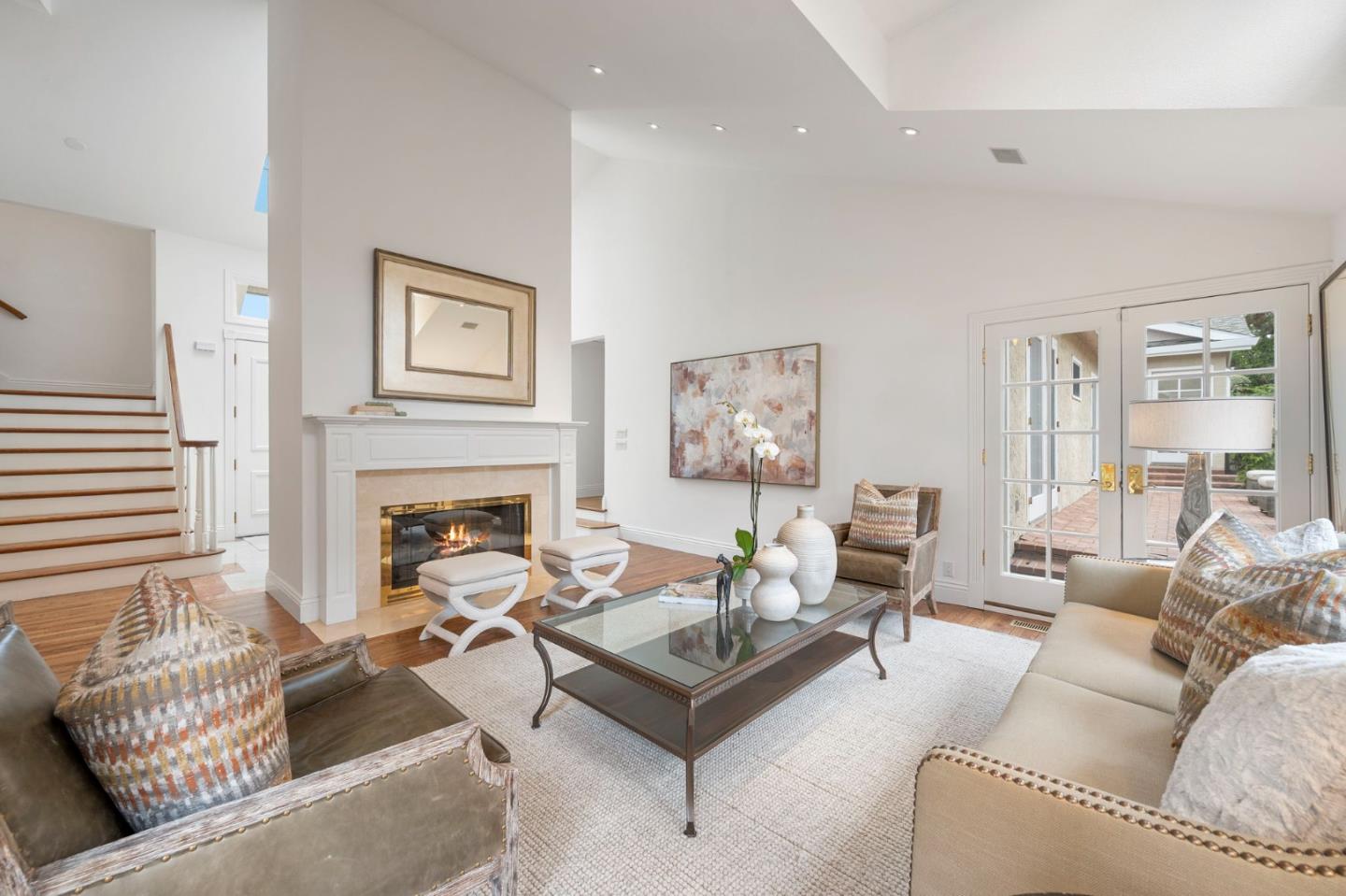 Detail Gallery Image 19 of 83 For 30 Live Oak Ln, Hillsborough,  CA 94010 - 6 Beds | 5/1 Baths