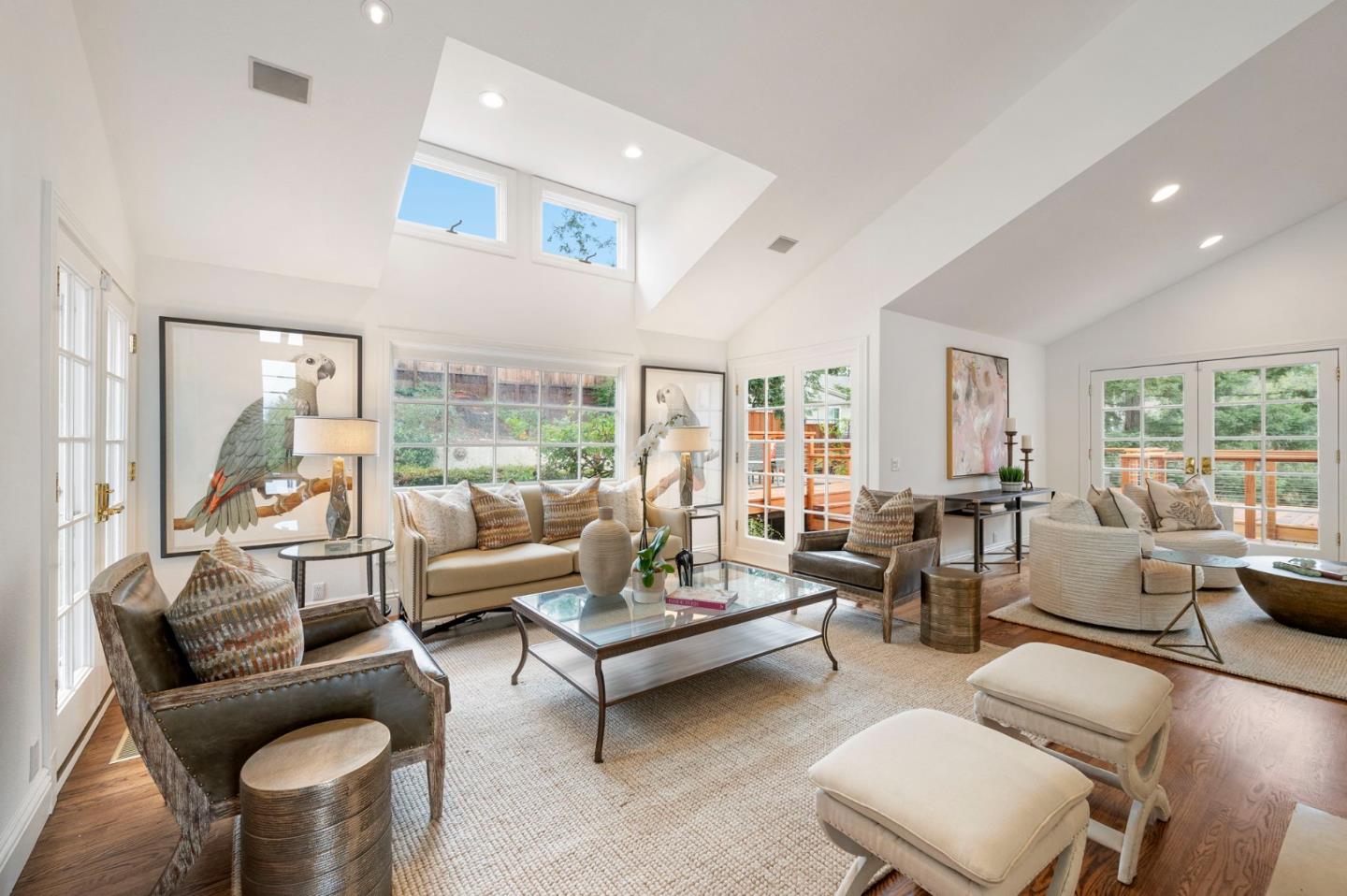 Detail Gallery Image 21 of 83 For 30 Live Oak Ln, Hillsborough,  CA 94010 - 6 Beds | 5/1 Baths