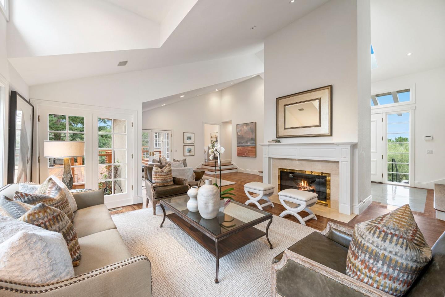 Detail Gallery Image 22 of 83 For 30 Live Oak Ln, Hillsborough,  CA 94010 - 6 Beds | 5/1 Baths