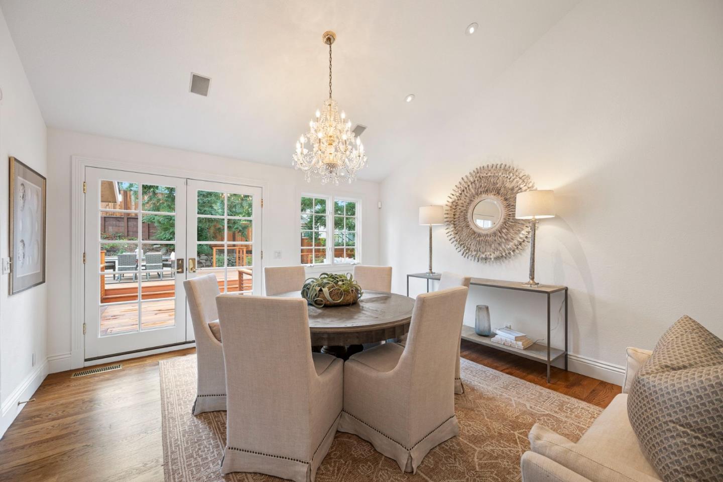 Detail Gallery Image 28 of 83 For 30 Live Oak Ln, Hillsborough,  CA 94010 - 6 Beds | 5/1 Baths