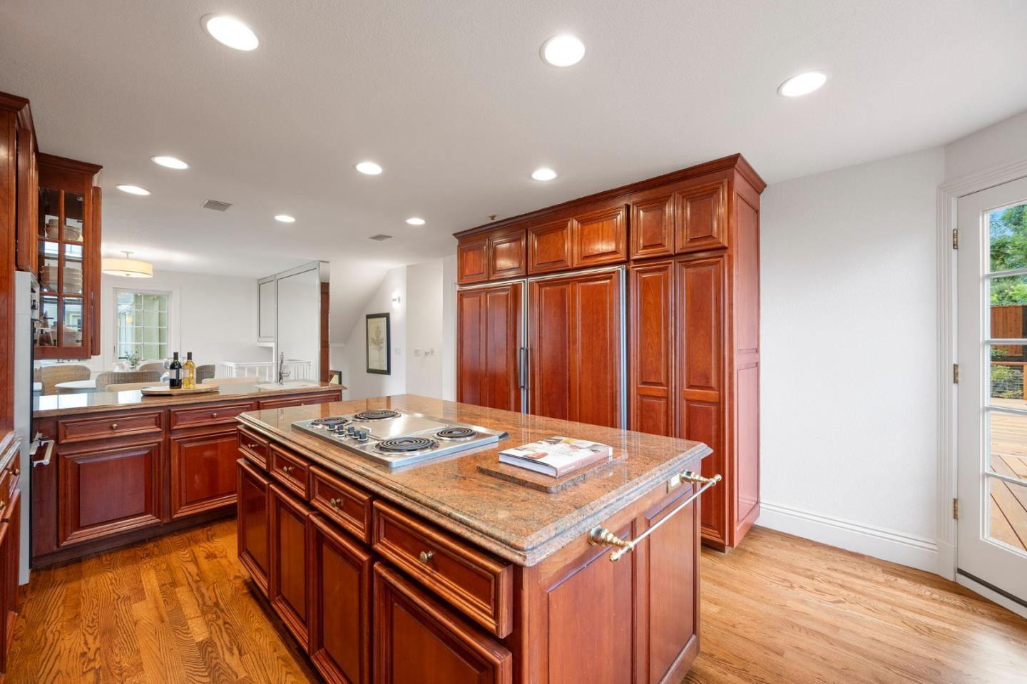 Detail Gallery Image 36 of 83 For 30 Live Oak Ln, Hillsborough,  CA 94010 - 6 Beds | 5/1 Baths