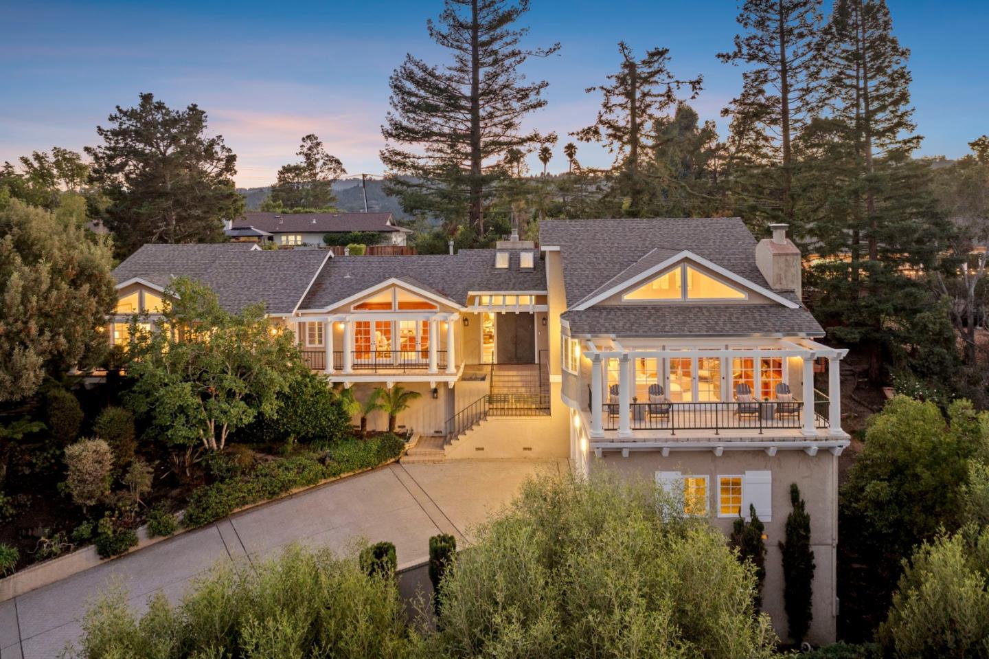 Detail Gallery Image 4 of 83 For 30 Live Oak Ln, Hillsborough,  CA 94010 - 6 Beds | 5/1 Baths