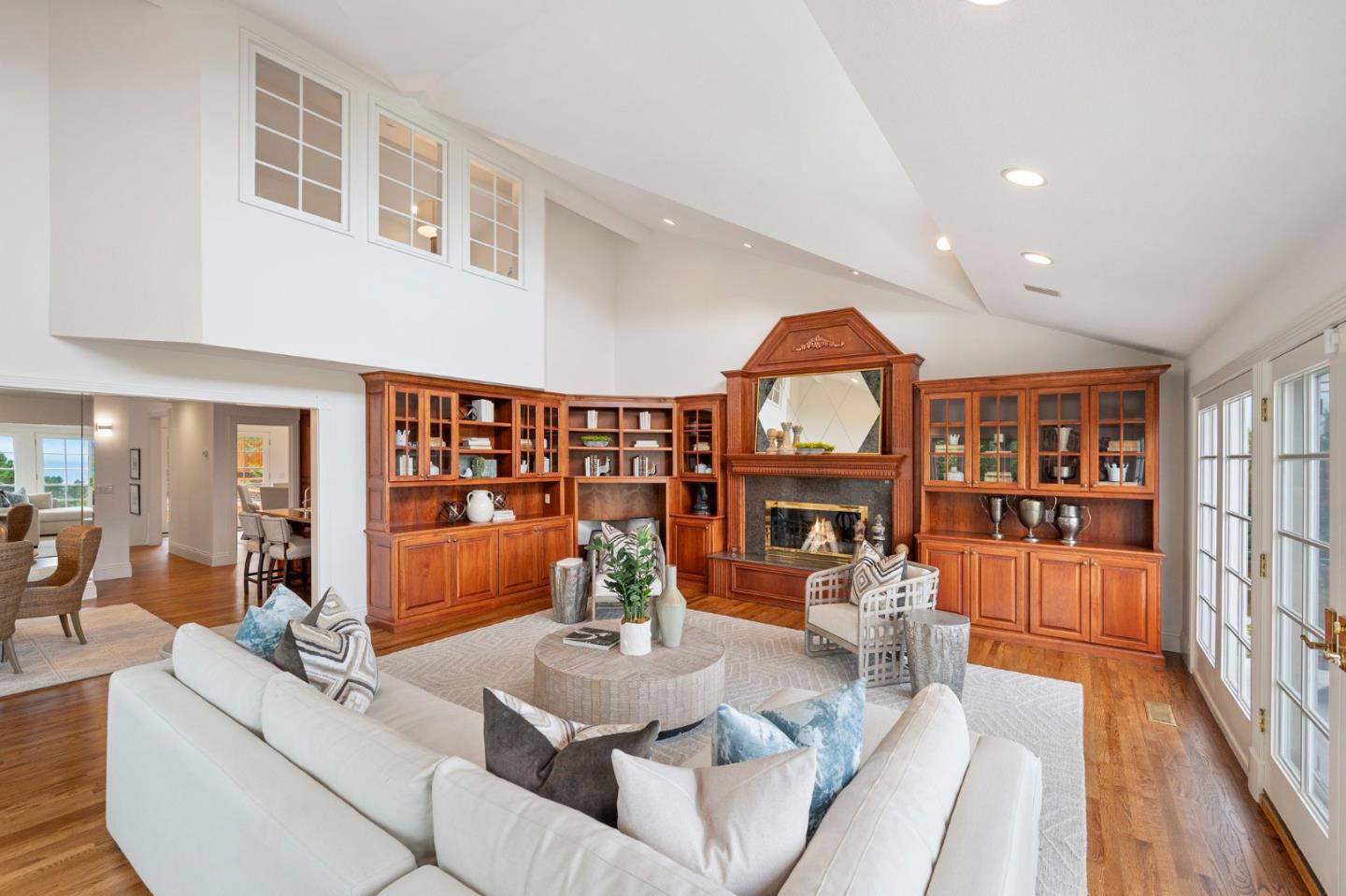 Detail Gallery Image 41 of 83 For 30 Live Oak Ln, Hillsborough,  CA 94010 - 6 Beds | 5/1 Baths