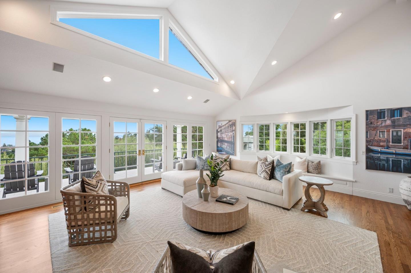 Detail Gallery Image 43 of 83 For 30 Live Oak Ln, Hillsborough,  CA 94010 - 6 Beds | 5/1 Baths