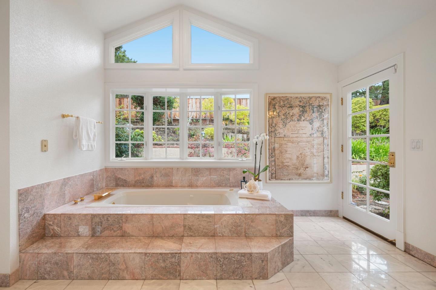 Detail Gallery Image 56 of 83 For 30 Live Oak Ln, Hillsborough,  CA 94010 - 6 Beds | 5/1 Baths