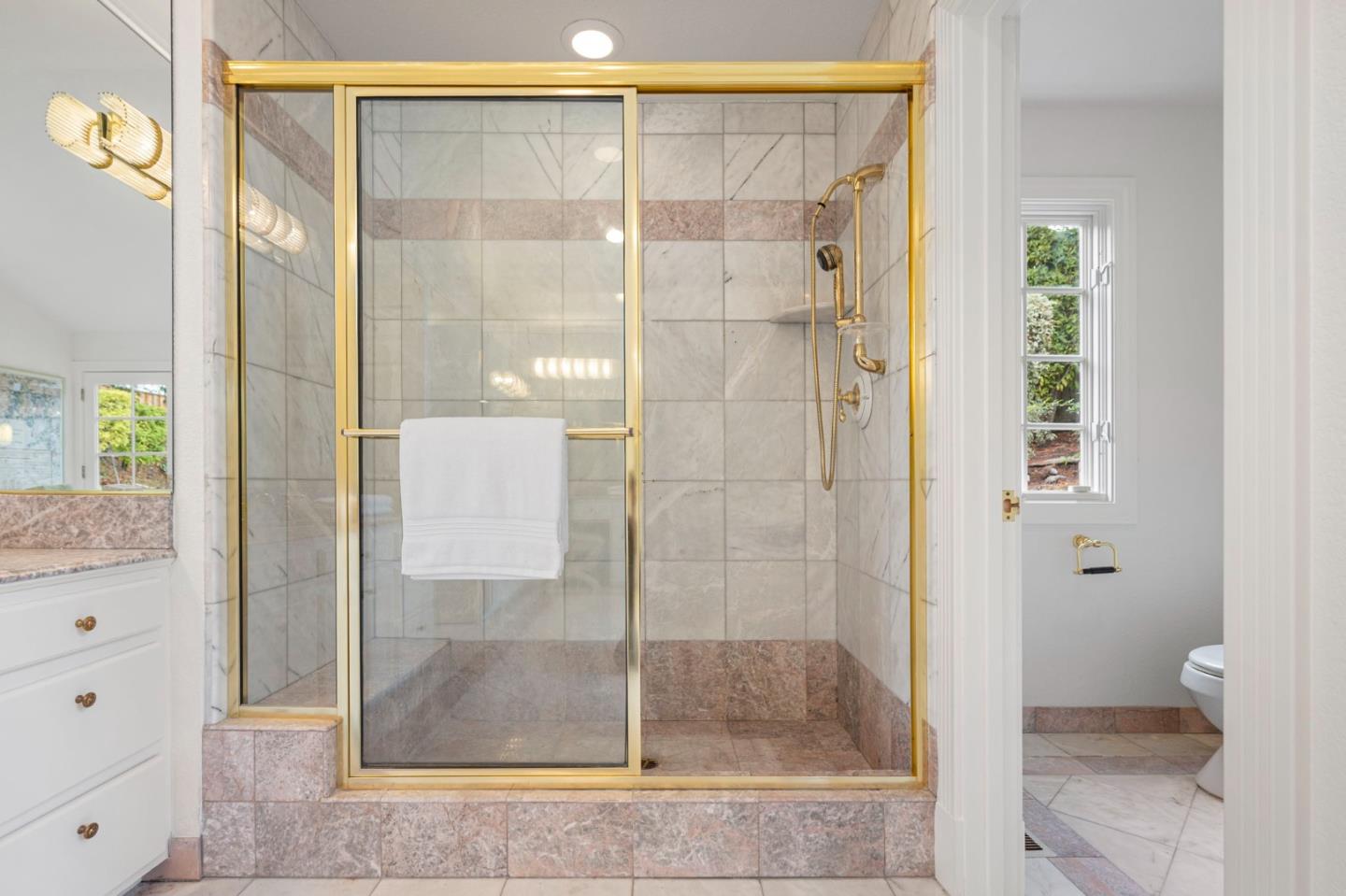 Detail Gallery Image 59 of 83 For 30 Live Oak Ln, Hillsborough,  CA 94010 - 6 Beds | 5/1 Baths