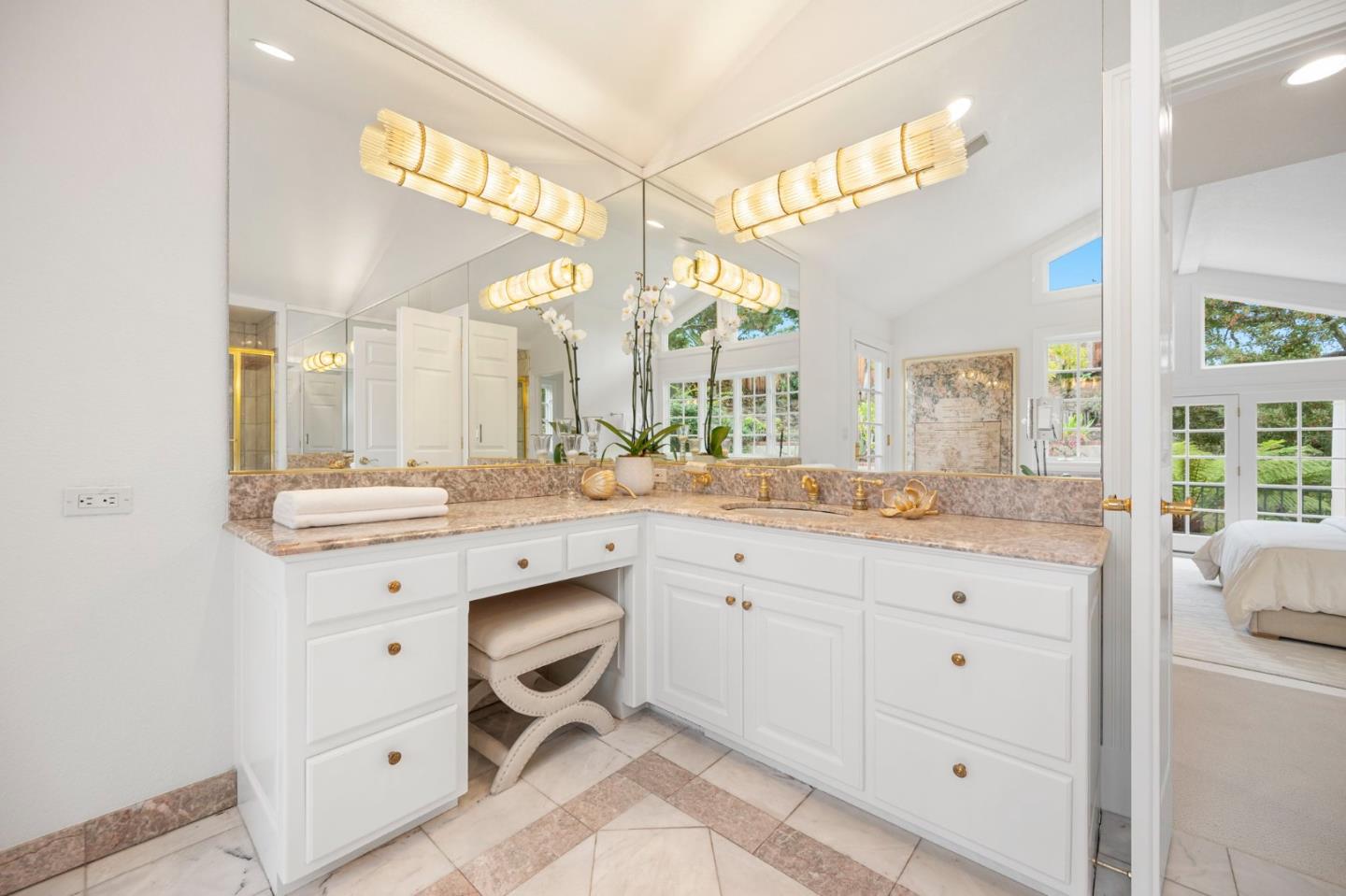 Detail Gallery Image 61 of 83 For 30 Live Oak Ln, Hillsborough,  CA 94010 - 6 Beds | 5/1 Baths