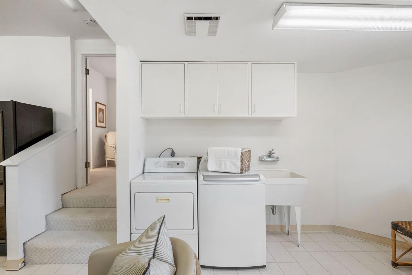 Detail Gallery Image 67 of 83 For 30 Live Oak Ln, Hillsborough,  CA 94010 - 6 Beds | 5/1 Baths