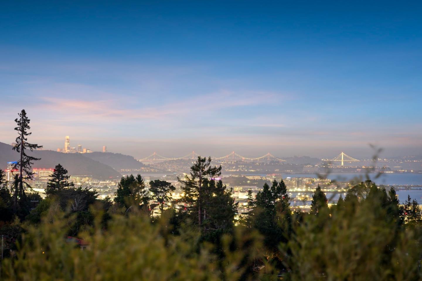 Detail Gallery Image 70 of 83 For 30 Live Oak Ln, Hillsborough,  CA 94010 - 6 Beds | 5/1 Baths