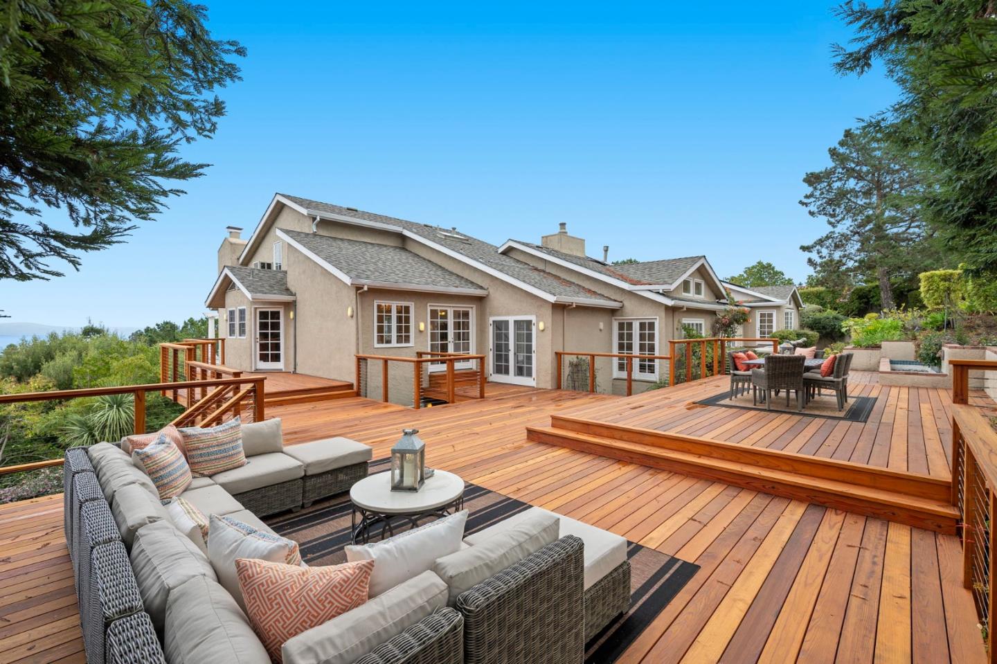 Detail Gallery Image 76 of 83 For 30 Live Oak Ln, Hillsborough,  CA 94010 - 6 Beds | 5/1 Baths