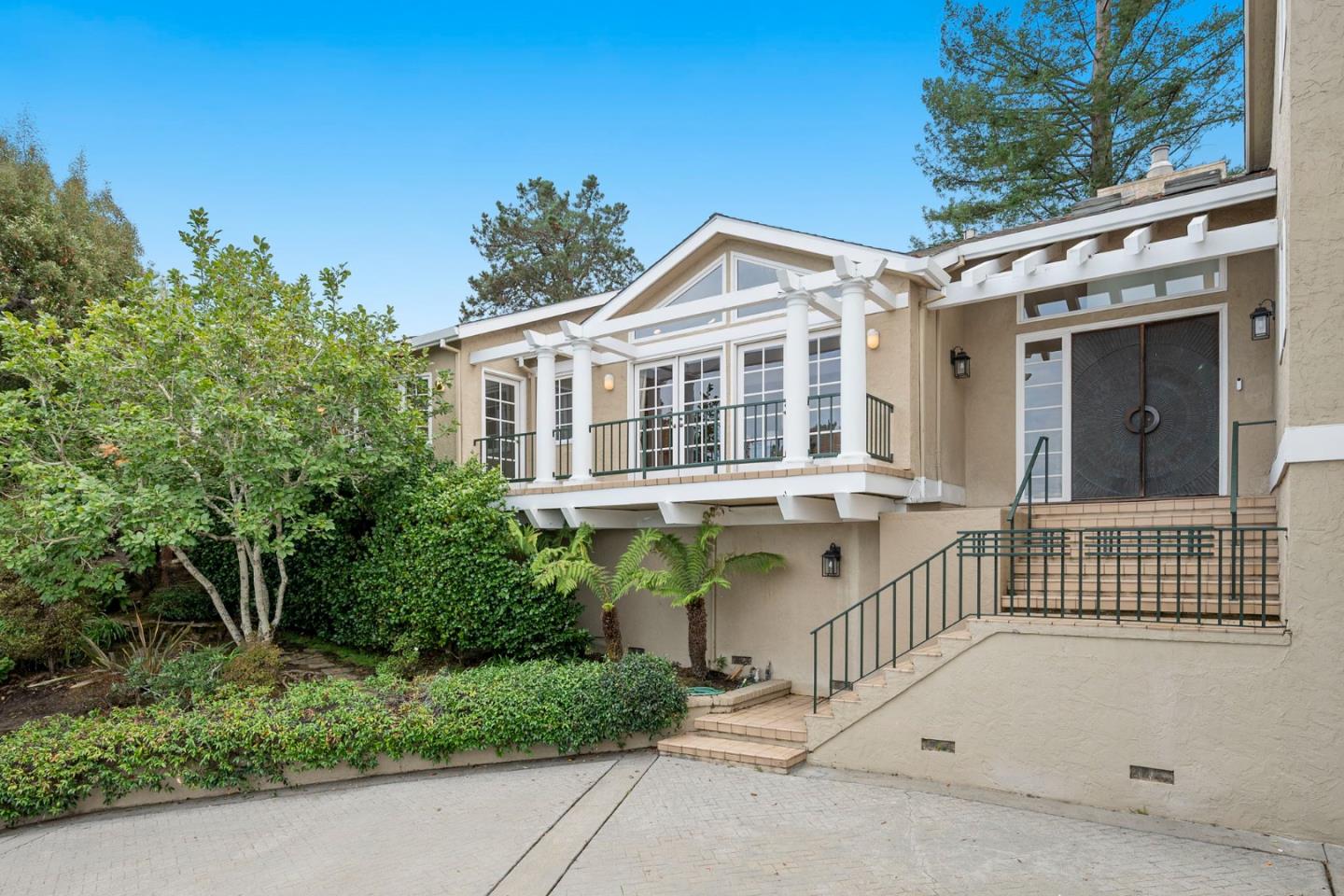 Detail Gallery Image 8 of 83 For 30 Live Oak Ln, Hillsborough,  CA 94010 - 6 Beds | 5/1 Baths