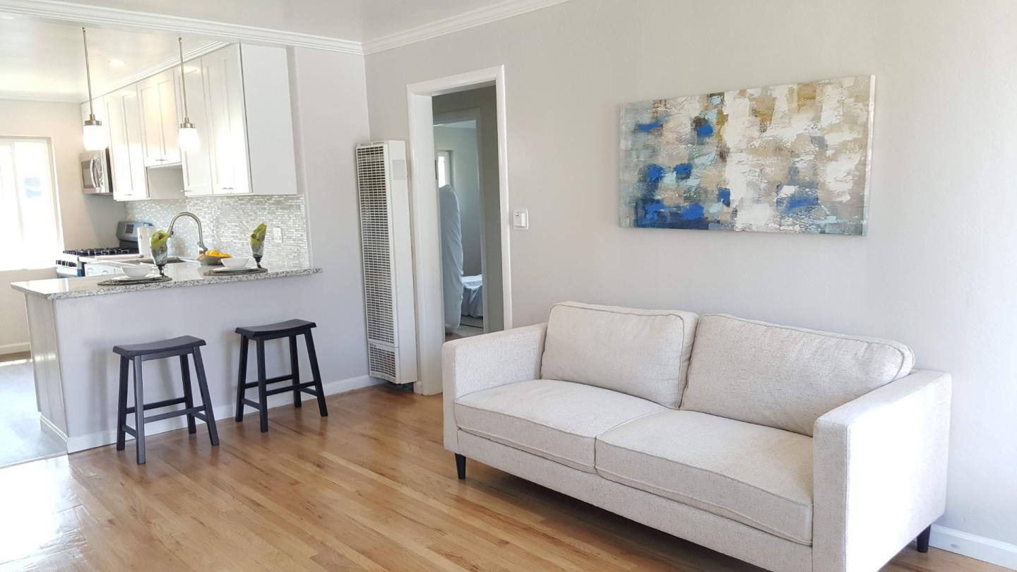 Detail Gallery Image 10 of 19 For 905 Fremont Pl, Menlo Park,  CA 94025 - – Beds | – Baths